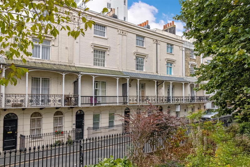 Russell Square, Brighton