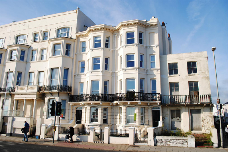 One Bed Flat in Town Centre Location