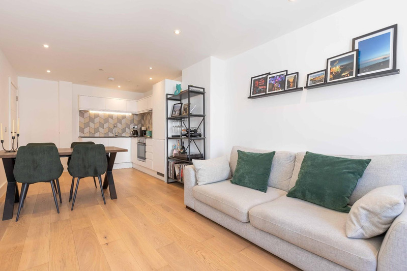 Russell Mews, Brighton