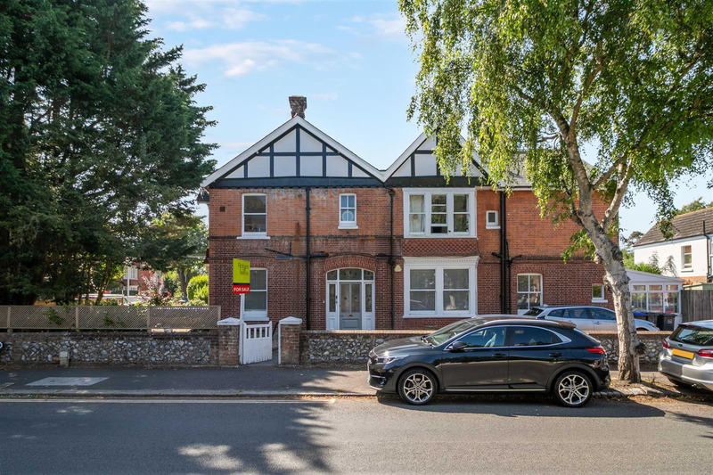 Converted First Floor Flat, Cowper Road, Worthing