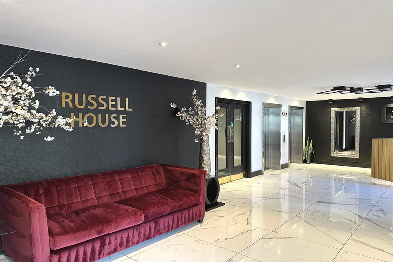 Russell Mews, Brighton
