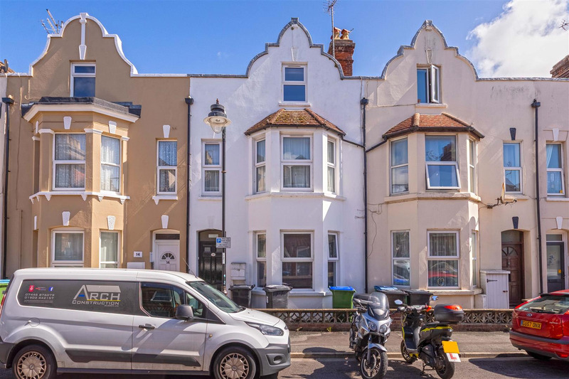 16 Clifton Road, Littlehampton