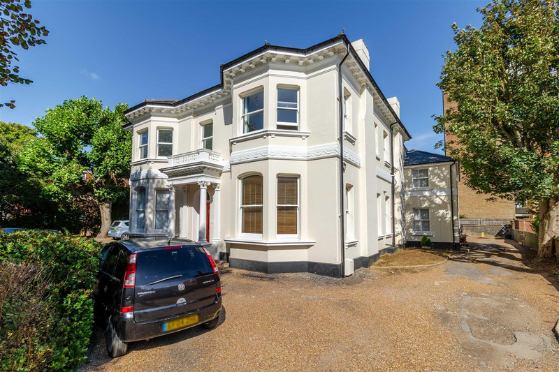 Farncombe Road, Worthing