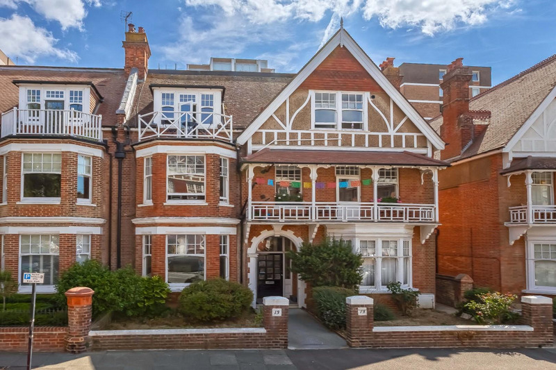 Third Avenue, Hove