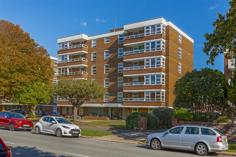 Grand Avenue, Worthing